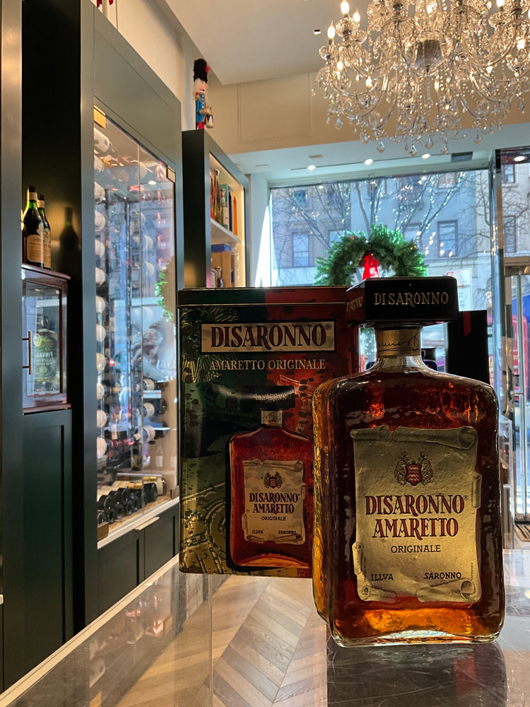 Amaretto di Saronno 1990s gift box 75cl 28%abv