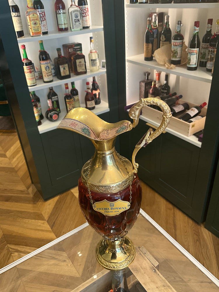 Vecchia Romagna Etichetta Nera Buton 1970s 50cl 40%abv