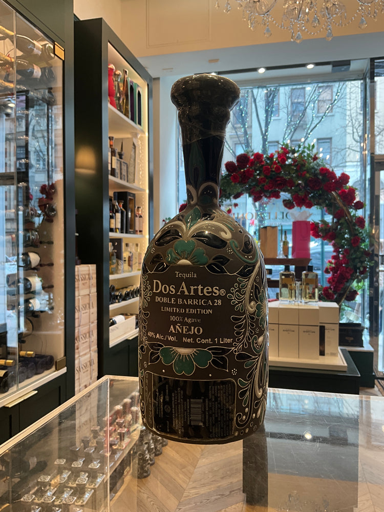Dos Artes Tequila Doble Barrica 28 Anejo Limited Edition 1L 40%abv Skull decanter