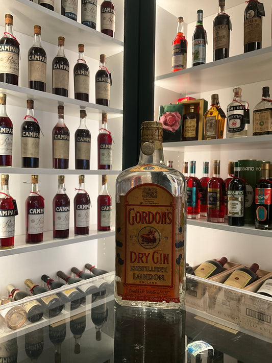 Gordon’s Dry Gin 1950s 75cl 40%abv Italian Republic Seal